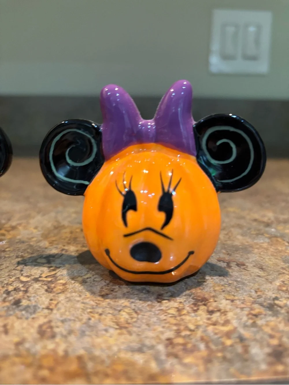 Pumpkin Mickey & Minnie Halloween salt and pepper shakers home decor